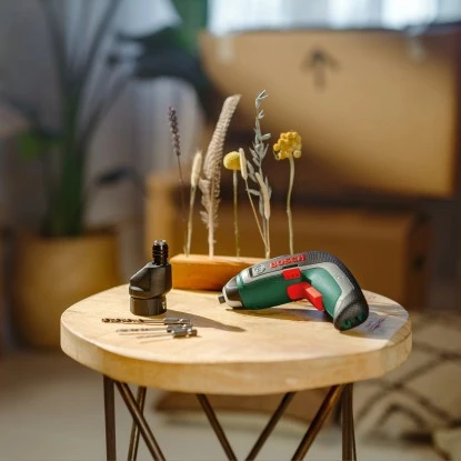 Bosch Akkuschrauber IXO 7 Set Inkl. Akku, Ladekabel, Box & Aufsätze – Bild 9