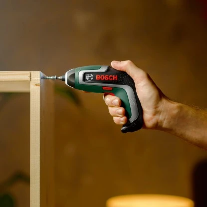 Bosch Akkuschrauber IXO 7 Set Inkl. Akku, Ladekabel, Box & Aufsätze – Bild 11